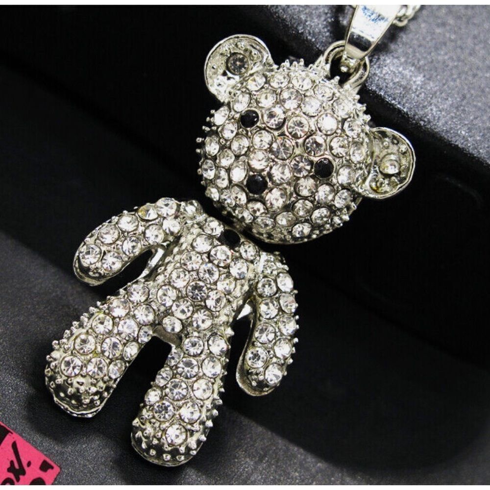 🩶 Betsey Johnson stunning sparkling silver teddy bear necklace 🩶